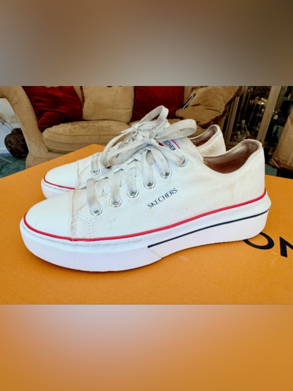 Skechers White Canvas Lace-Up Sneakers with Red and Navy Stripes Size 9.5